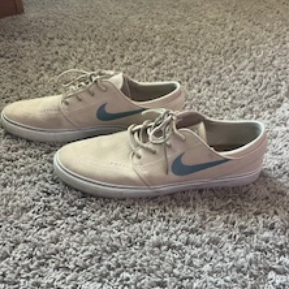 MEN'S NIKE SB CHARGE SNEAKERS